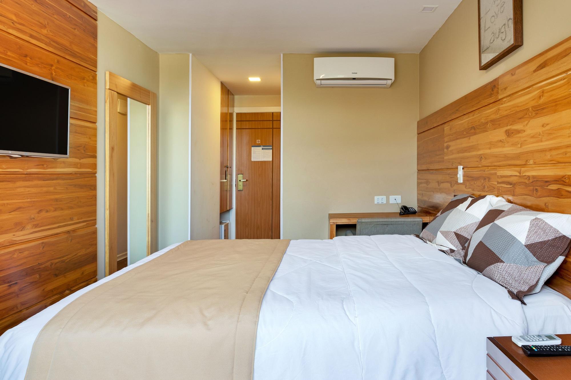 Hotel Petropolis Inn Екстер'єр фото